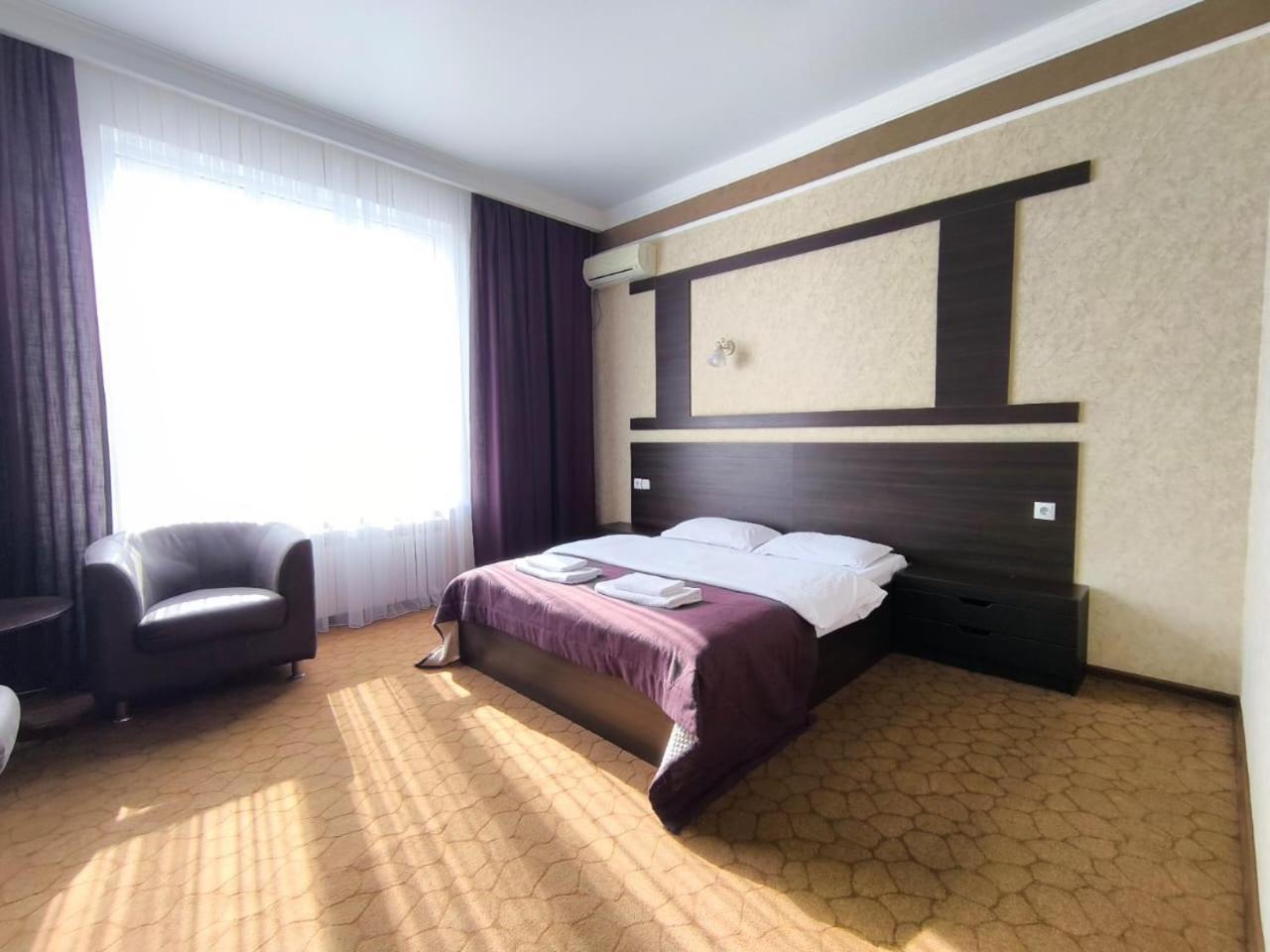 Pride Hotel Тараз Экстерьер фото