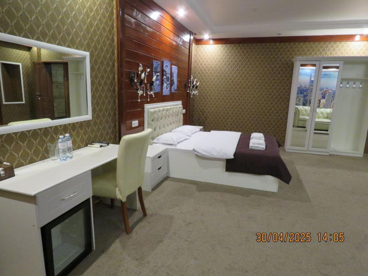 Pride Hotel Тараз Экстерьер фото