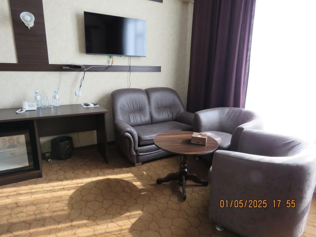Pride Hotel Тараз Экстерьер фото
