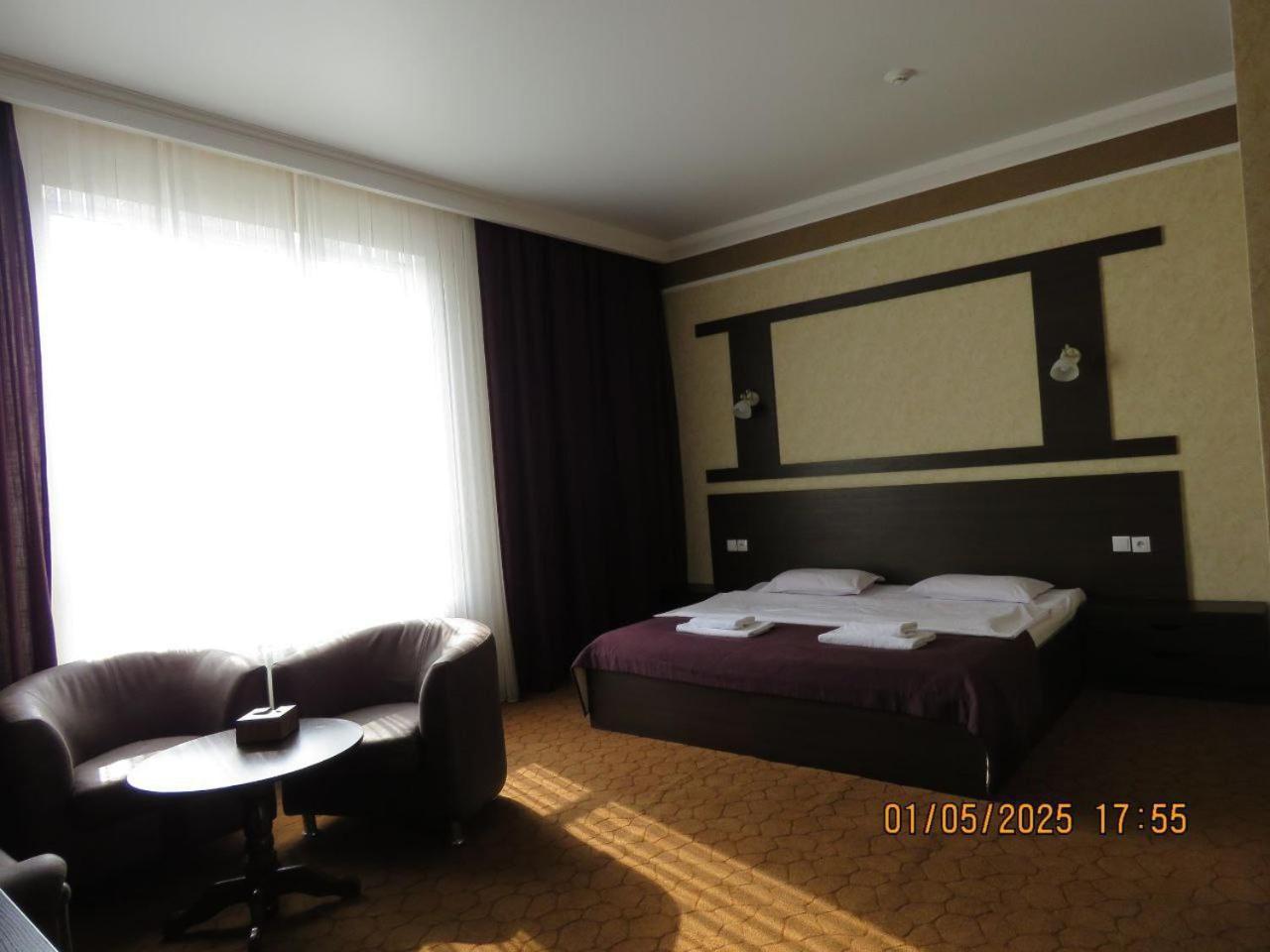 Pride Hotel Тараз Экстерьер фото