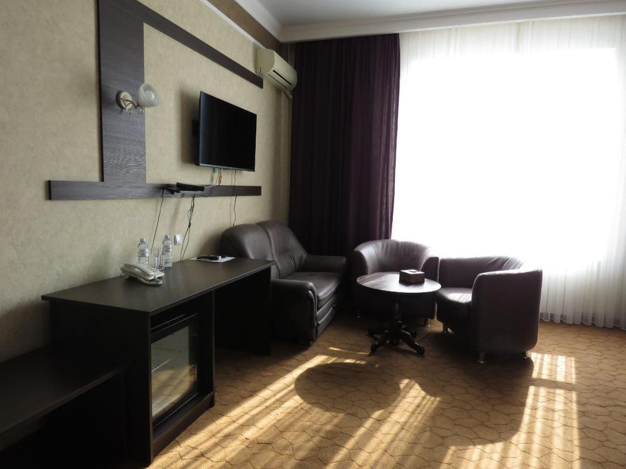 Pride Hotel Тараз Экстерьер фото