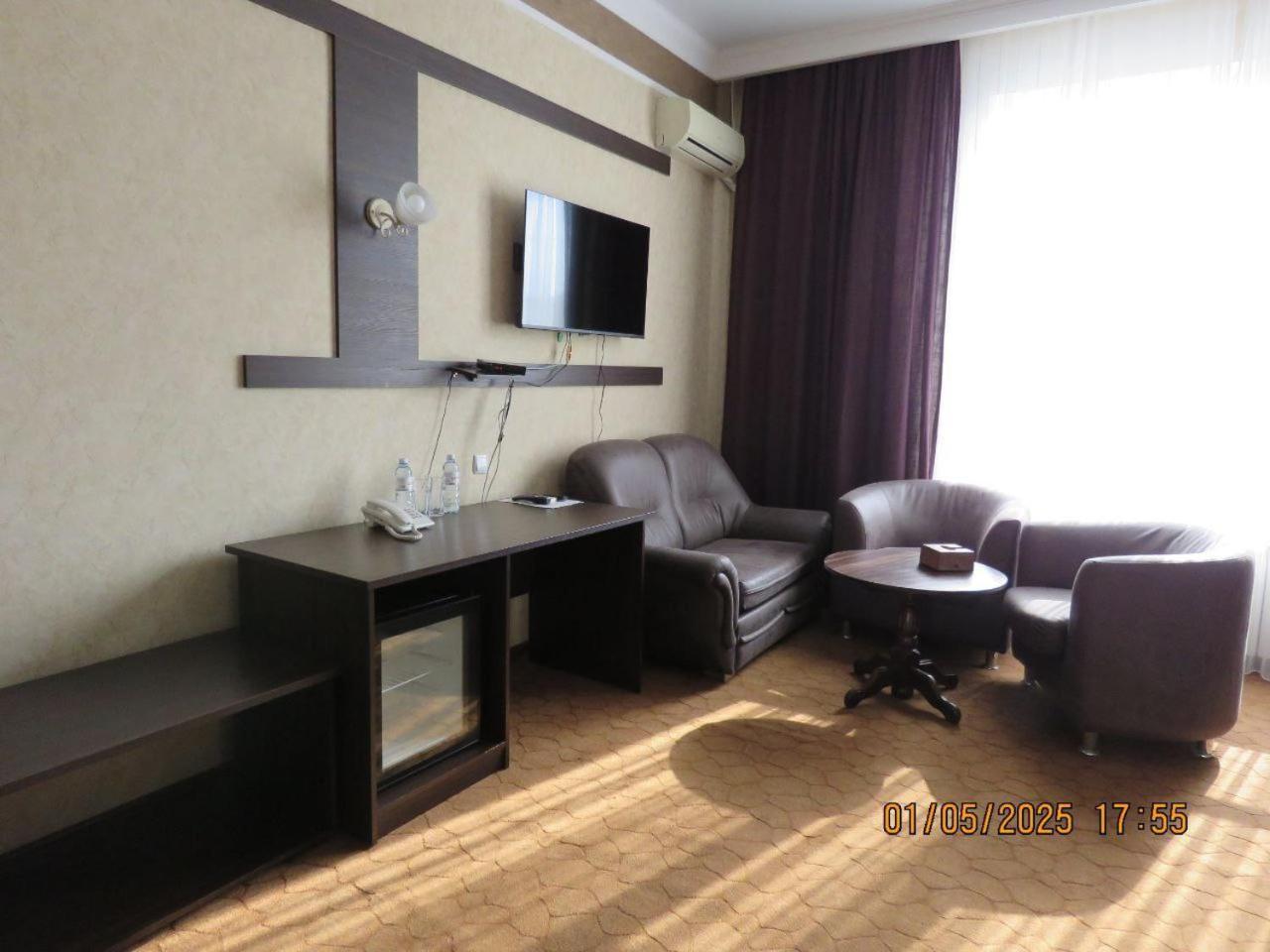 Pride Hotel Тараз Экстерьер фото