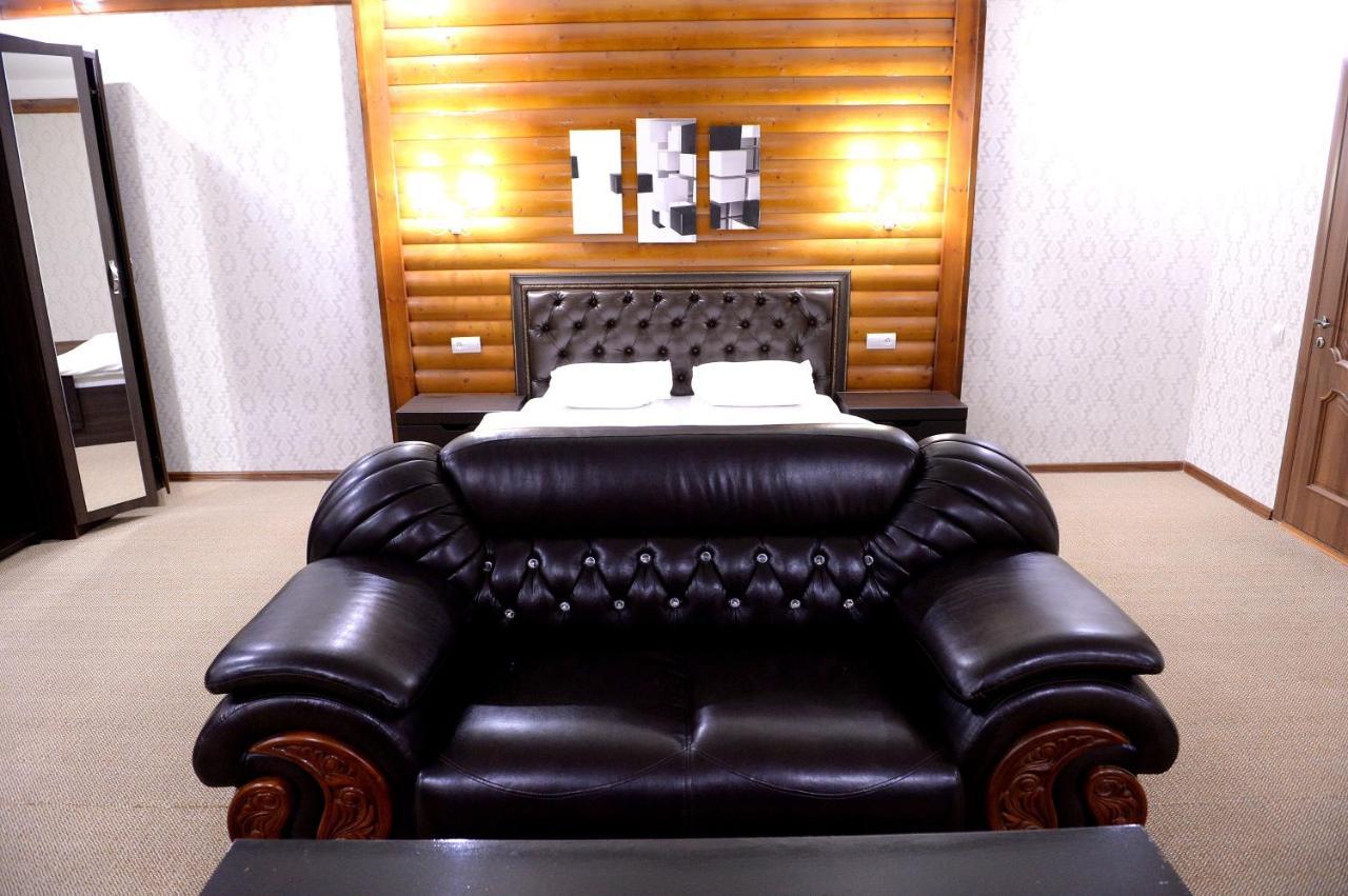 Pride Hotel Тараз Экстерьер фото