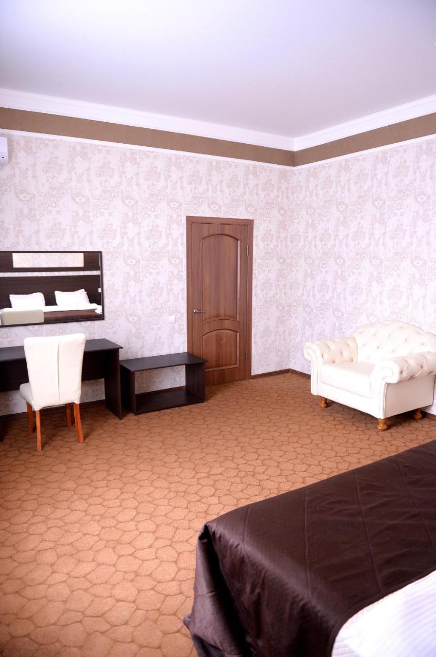 Pride Hotel Тараз Экстерьер фото